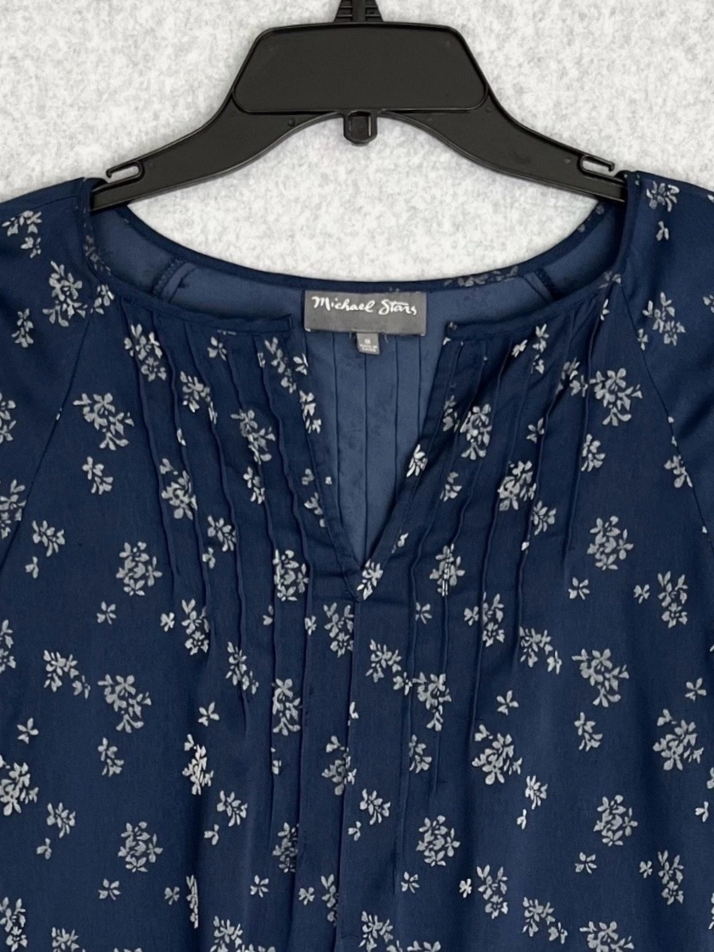 Michael Stars Women’s Floral Blouse Size Medium Blue Gray Pintuck Peasant Boho